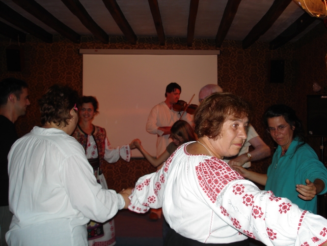  Rumaniaj dancoj 